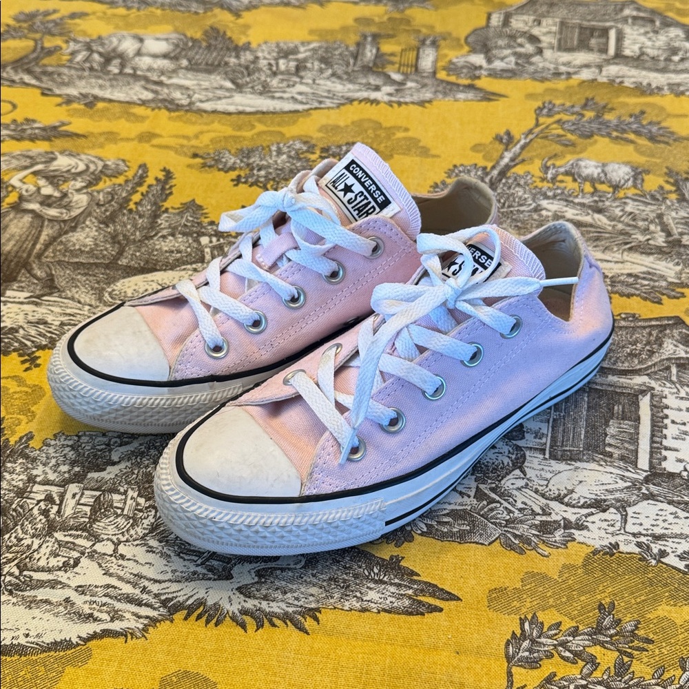 Converse Light Pink Chuck Taylor Sneakers
